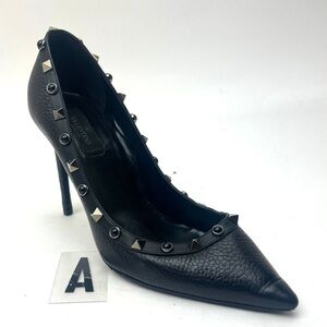 VALENTINO GARAVANI Rockstud Rolling Pump sz 8.5